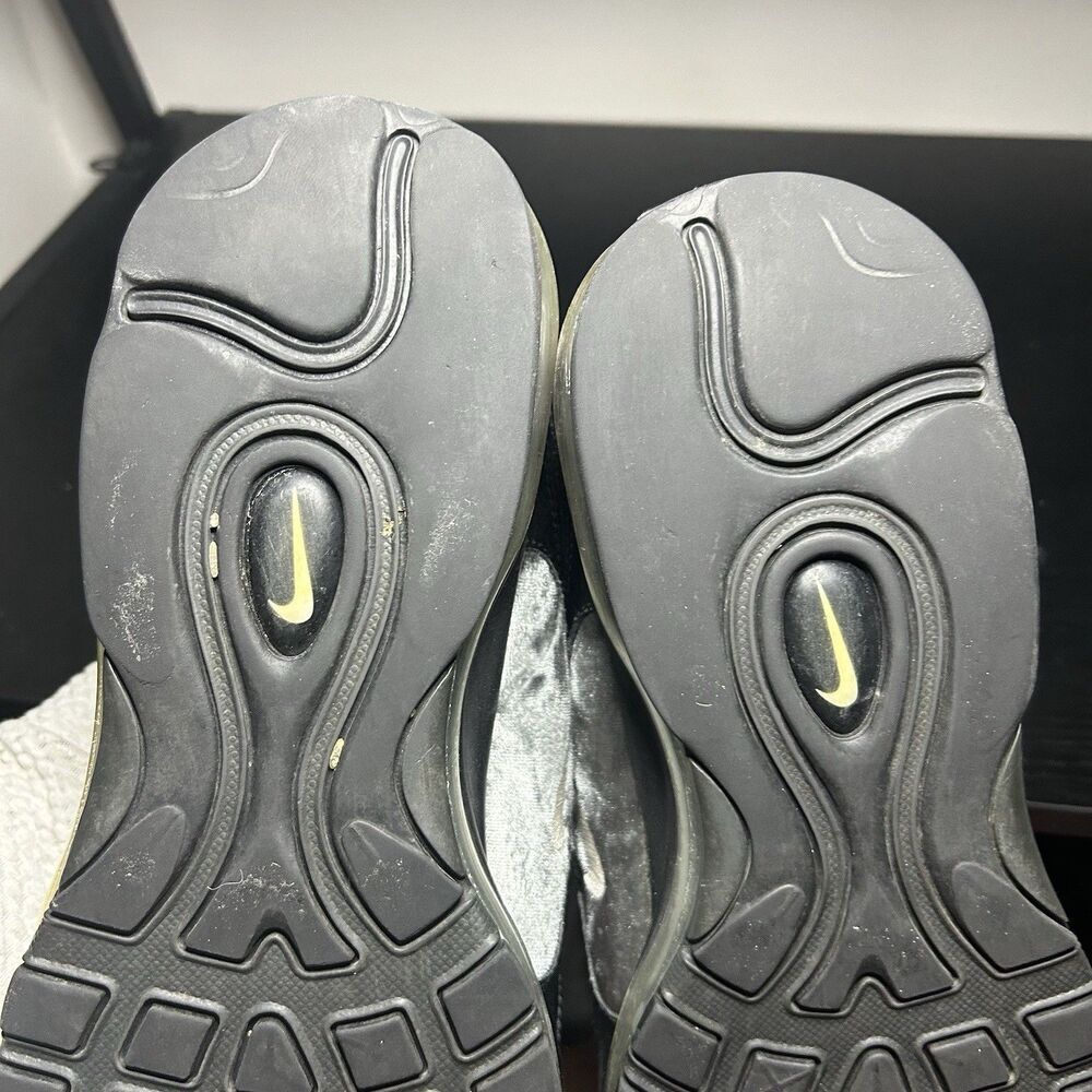 Nike Men's Black Air Max Sneakers - Picture 12 of 13